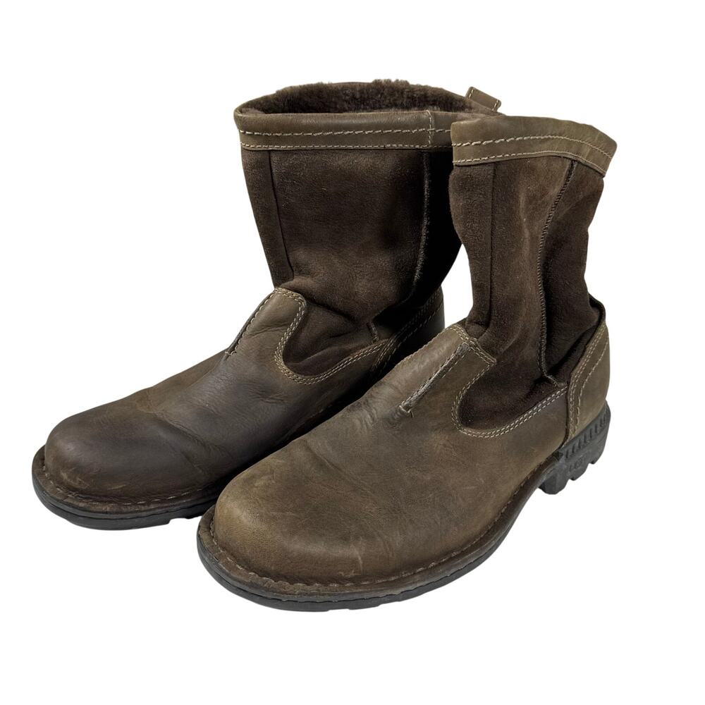 UGG Men's 8.5 Hartsville Waterproof Leather Shearling Lined Brown Boots Slip On‎